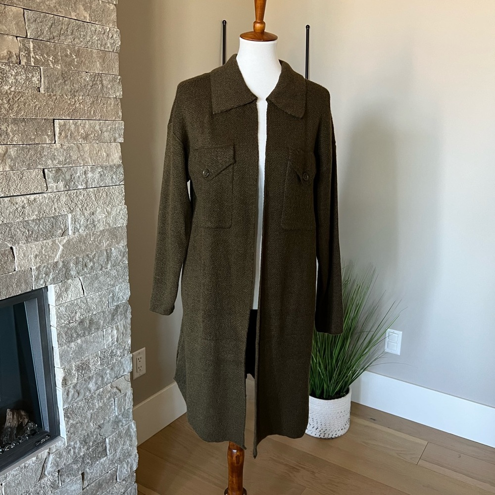 NWOT - long lightweight sweater - open